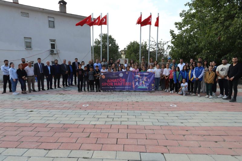 Kaymakamımız Sayın Mert KUMCU, Amatör Spor Haftası münasebetiyle ilçe meydanımızda düzenlenen Spor Şöleni etkinliğine katıldı. 