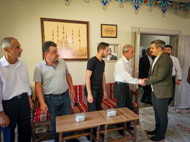 Kaymakamımız Sayın Mert KUMCU, Cumhuriyet Mahallesinde ikamet eden DOĞAN ailesine taziye ziyaretinde bulundu.