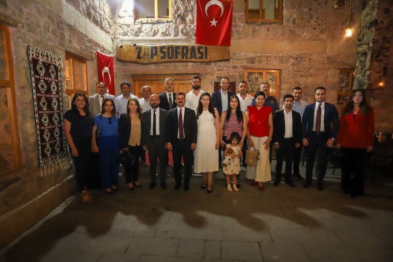 Çukurca Belediyemiz tarafından tayini çıkan Kaymakamımız Sayın Mert KUMCU onuruna veda yemeği düzenlendi. 